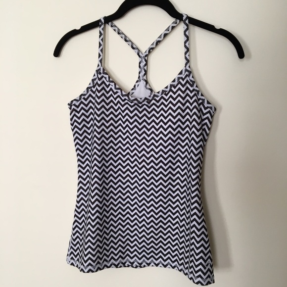 Gap body chevron workout tank size extra small - Picture 1 of 6